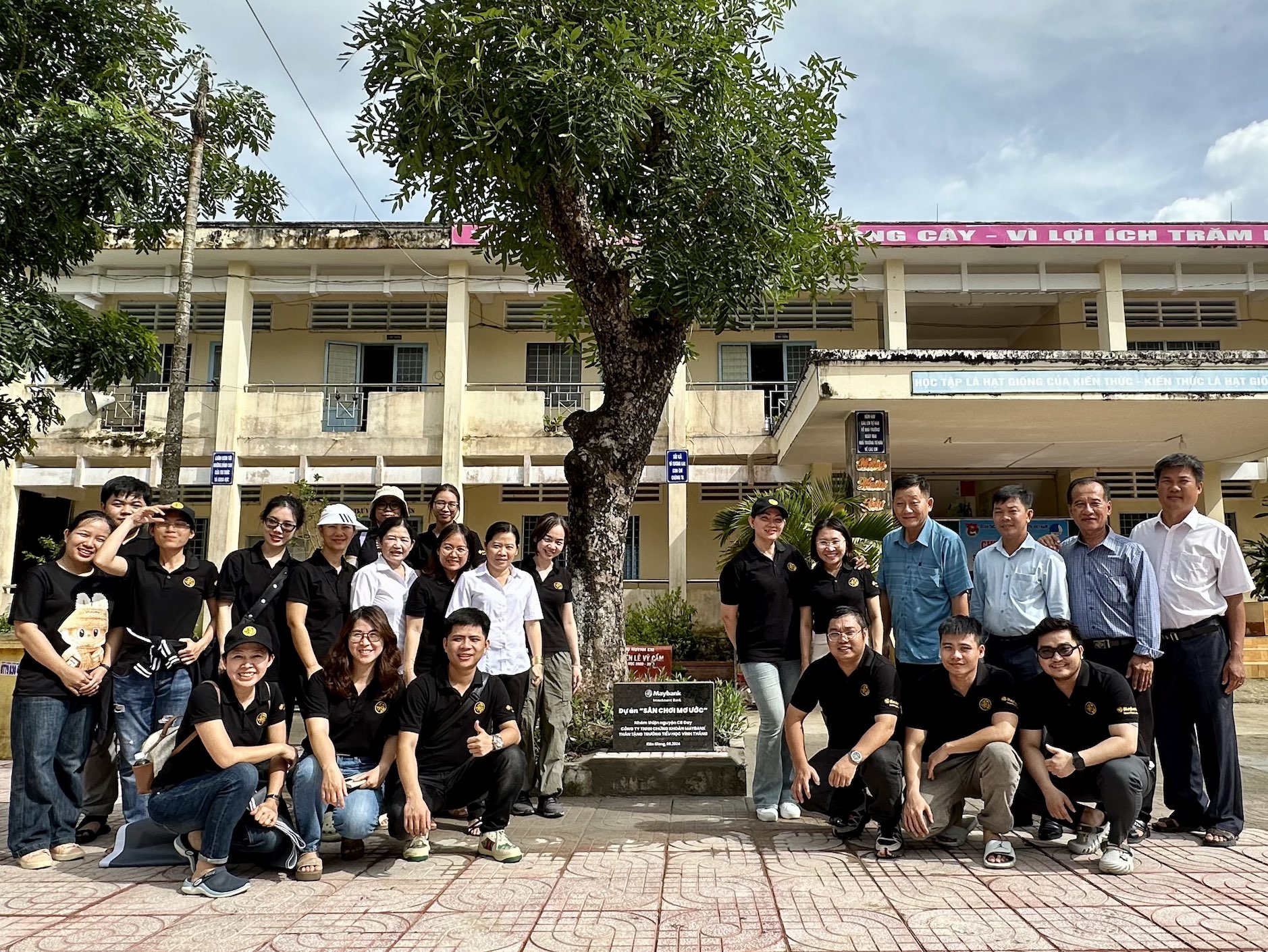 Trao tặng Sân trường mới tại Gò Quao, Kiên Giang